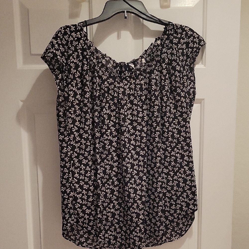 LC Lauren Conrad Black and White Floral Blouse